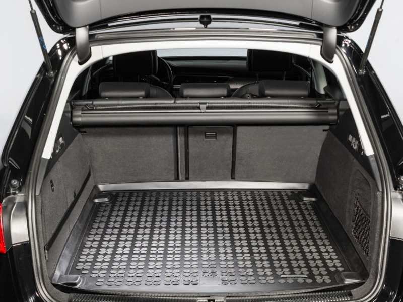 Korito prtljažnika avtomobila nudi popolno zaščito prtljažnega prostora